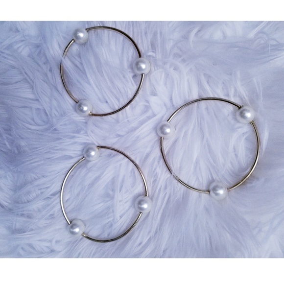 Gorgeous Pearl and Gold Bracelet set - Picture 2 of 2